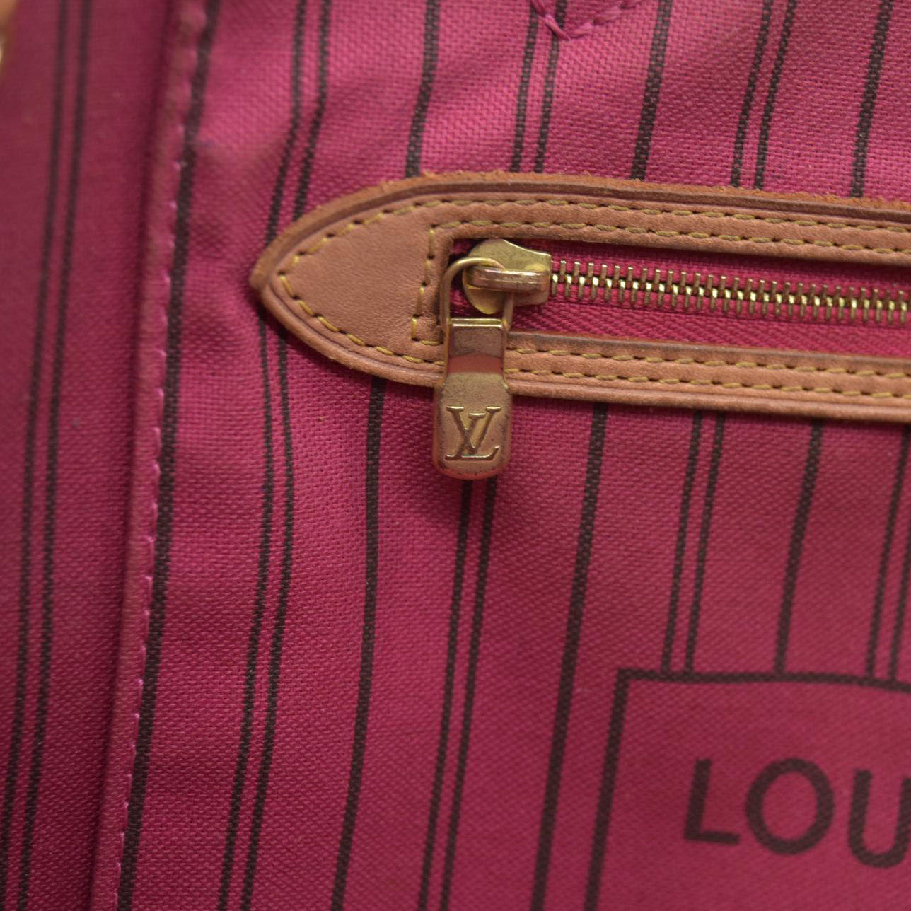 $2170 Louis Vuitton  Monogram Neo Neverfull MM Fuchsia