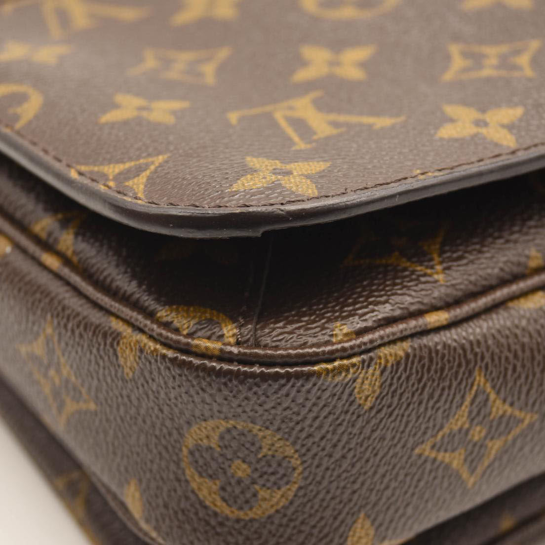 LOUIS VUITTON Monogram Pochette Metis