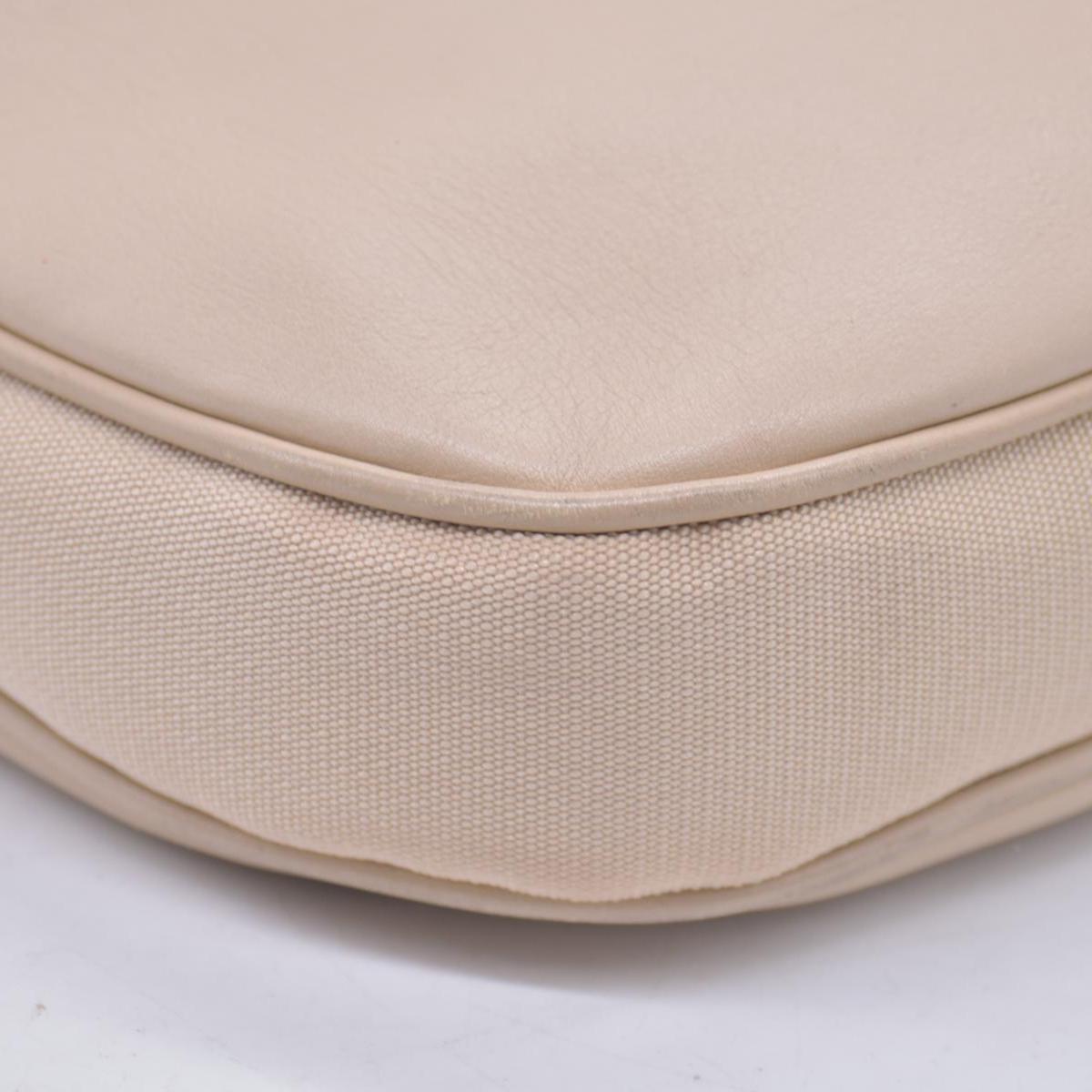 $1580 Gucci Smooth Leather Clip Hobo Shoulder Bag Beige CONSIGNMENT
