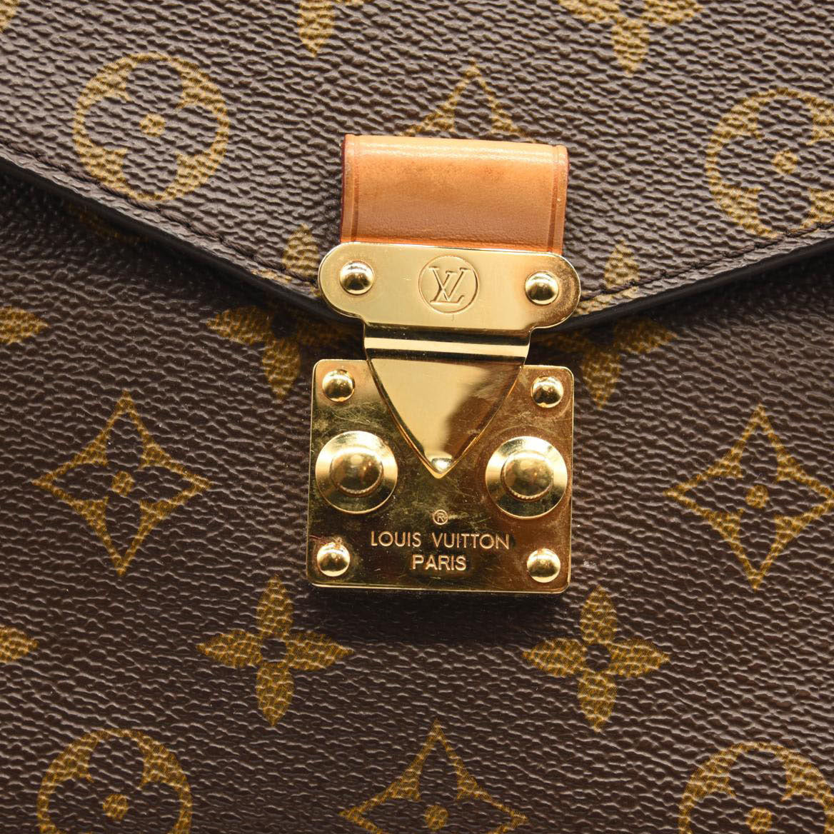 LOUIS VUITTON Monogram Pochette Metis