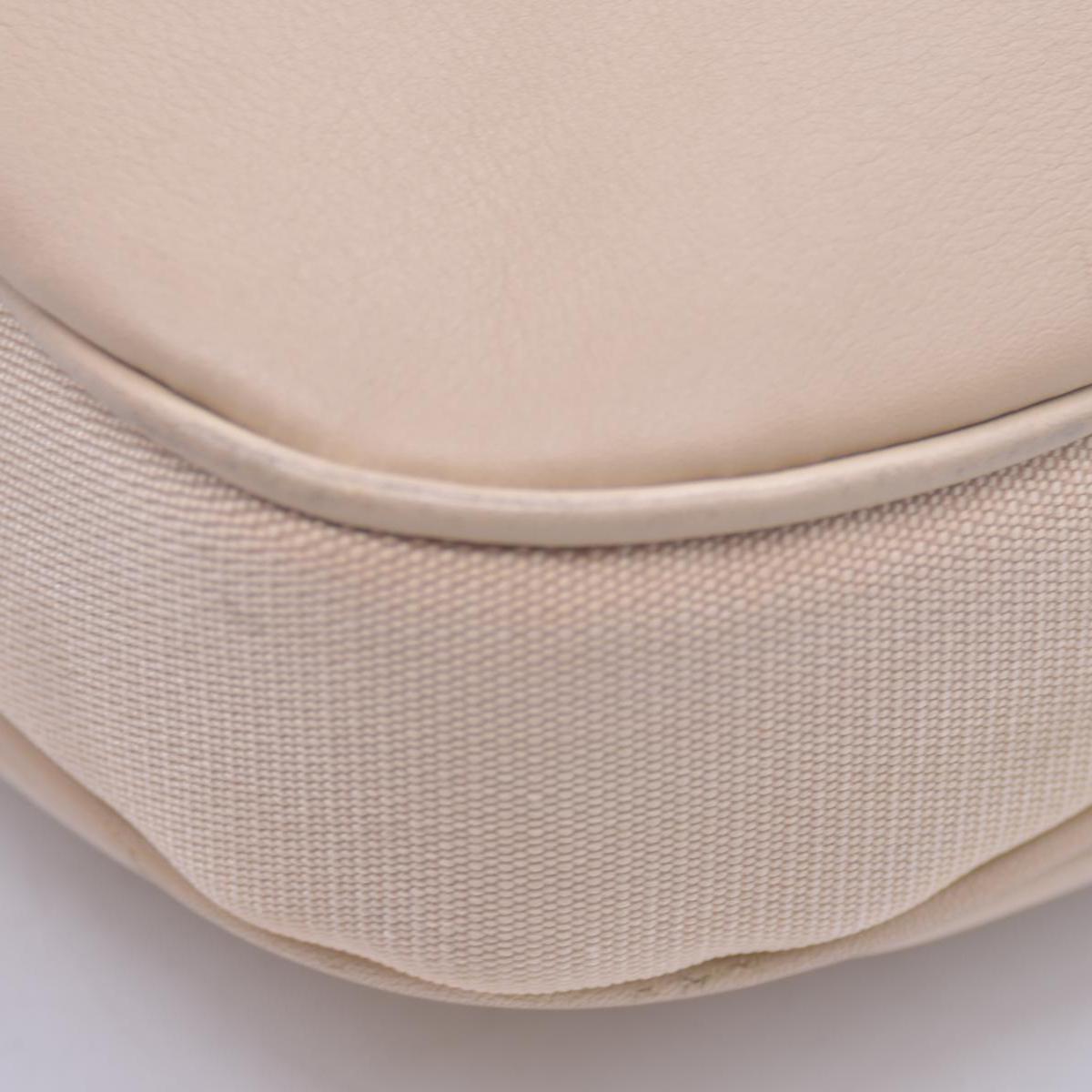 $1580 Gucci Smooth Leather Clip Hobo Shoulder Bag Beige CONSIGNMENT