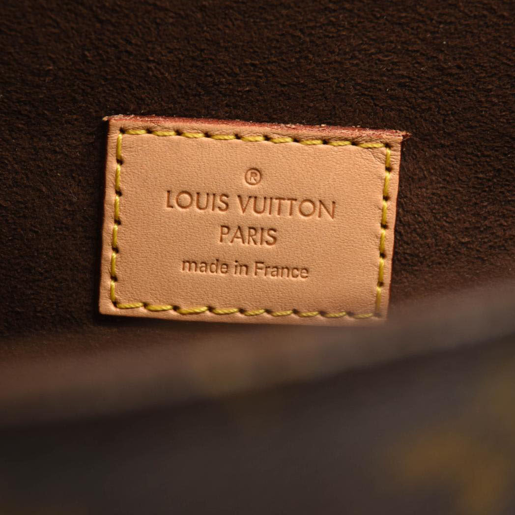 LOUIS VUITTON Monogram Pochette Metis