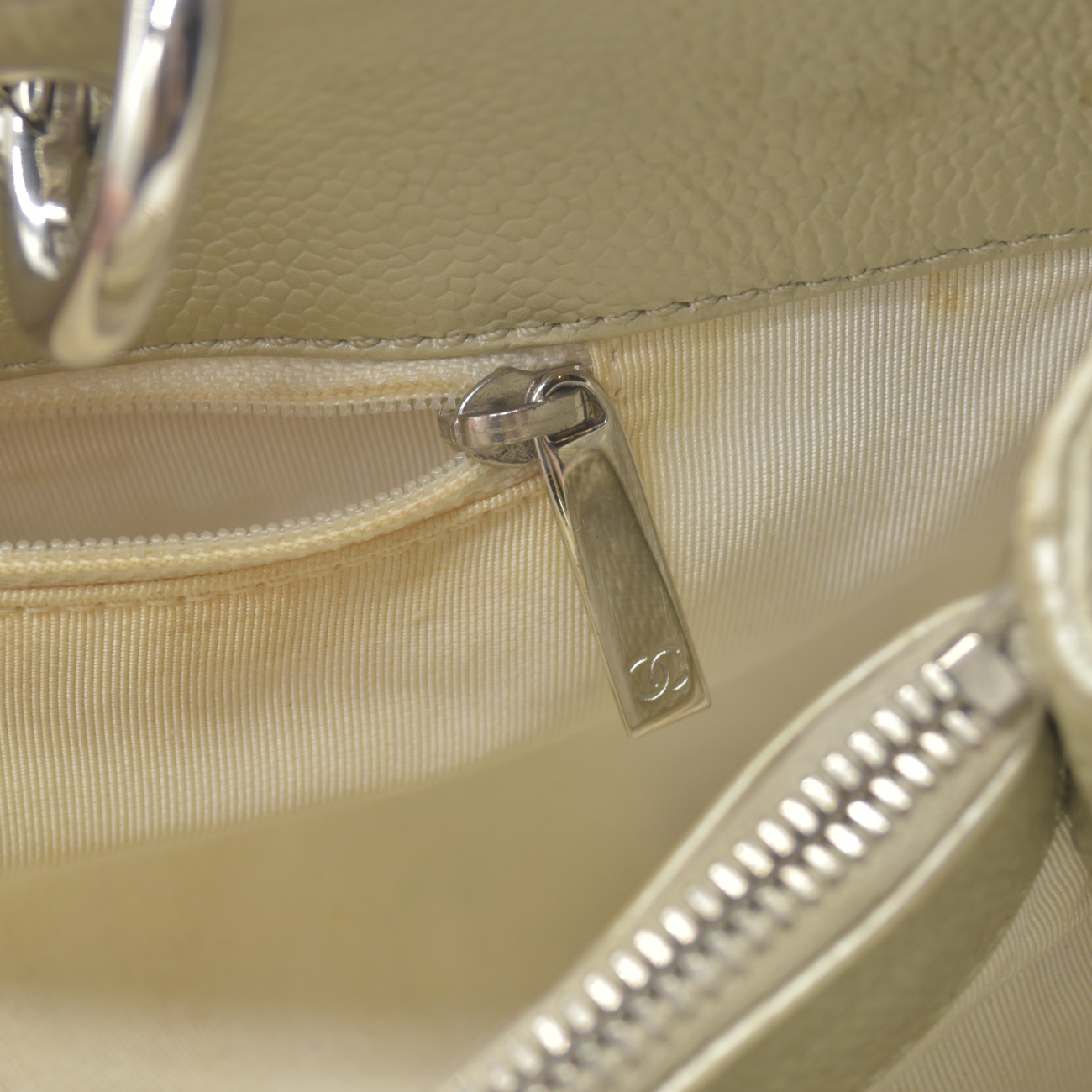 $2900 2006 Chanel Caviar Grand Shopping Tote GST Light Gold