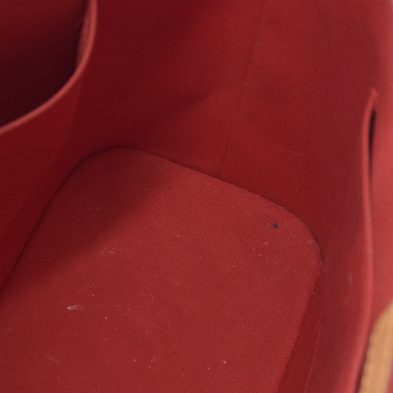 $2350 2014 LOUIS VUITTON Vernis Montebello MM Red DR3154