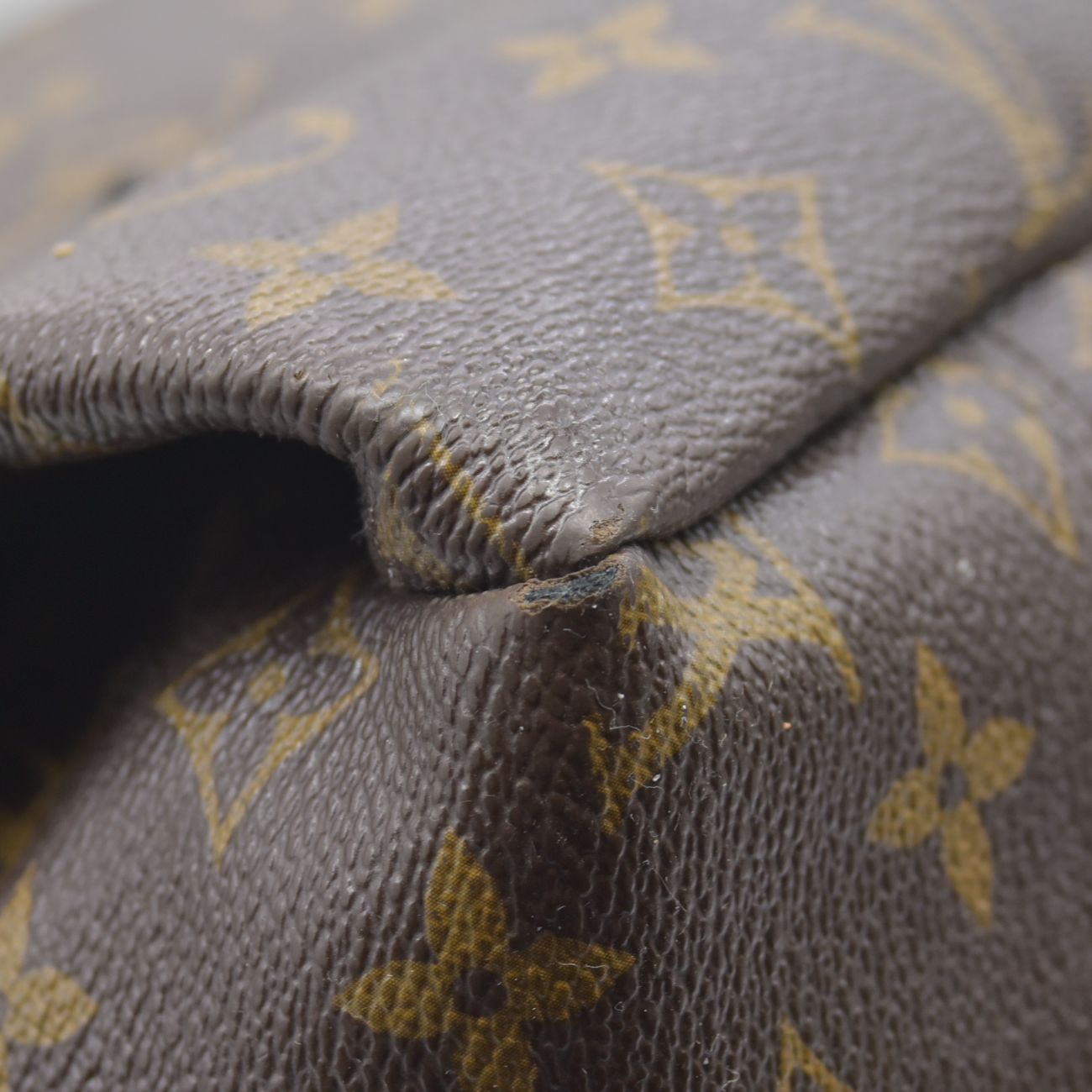 $2500 2010 Louis Vuitton Monogram Artsy GM SD2180