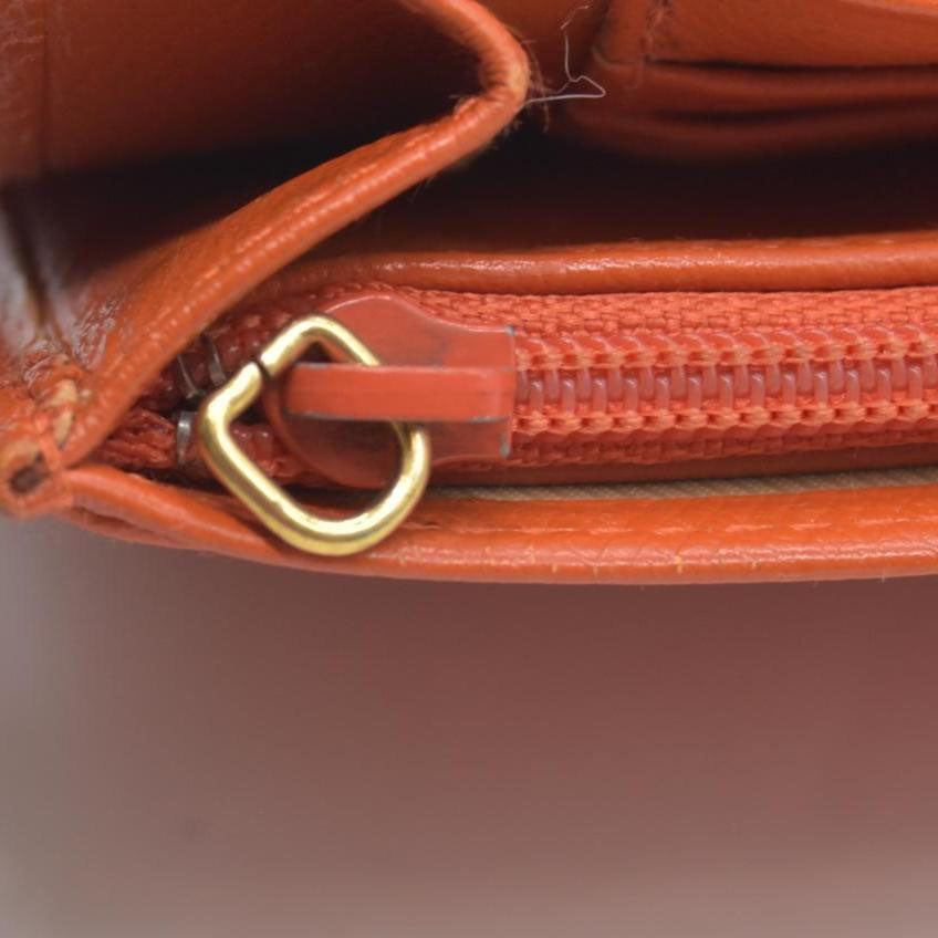 $725 Chanel  2003-2004 Compact Yen Wallet Button Orange CONSIGNMENT