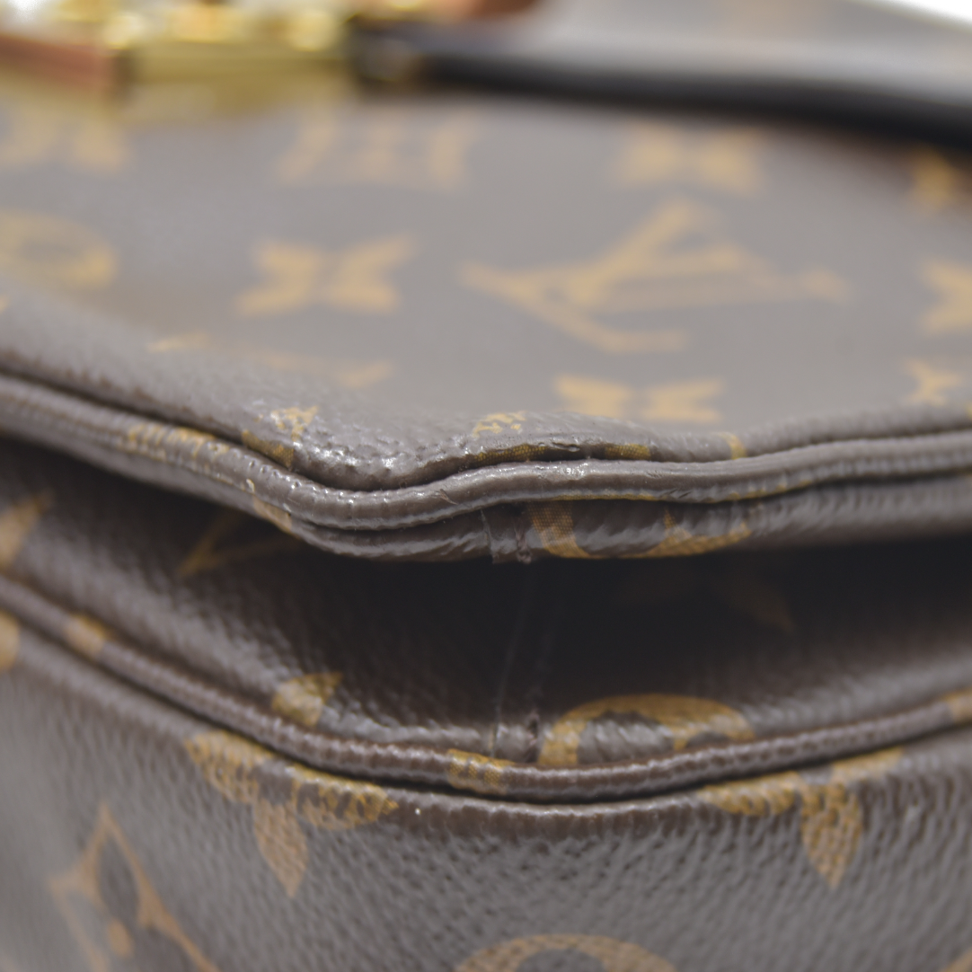 Louis Vuitton  Monogram Pochette Metis AR0148