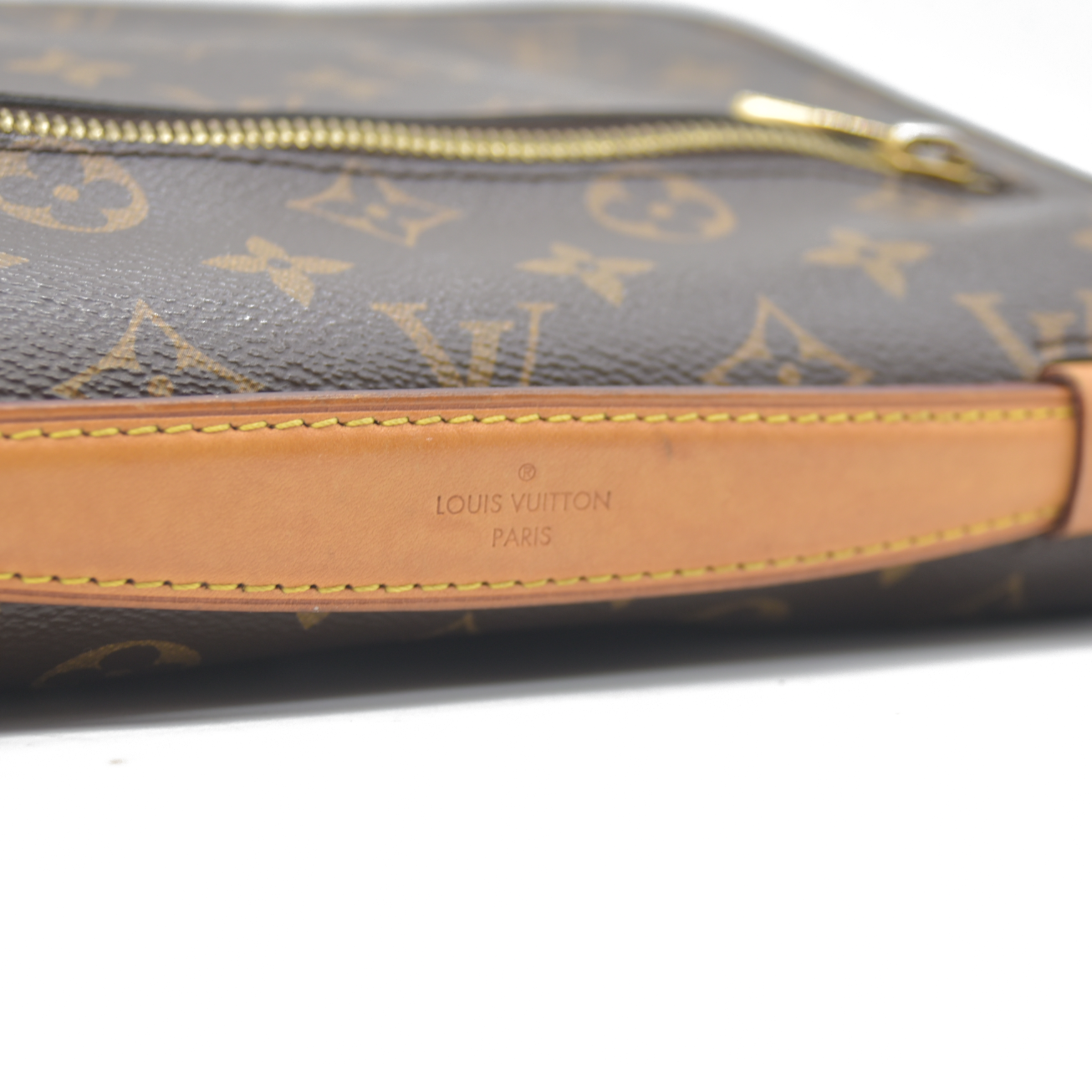 Louis Vuitton  Monogram Pochette Metis AR0148