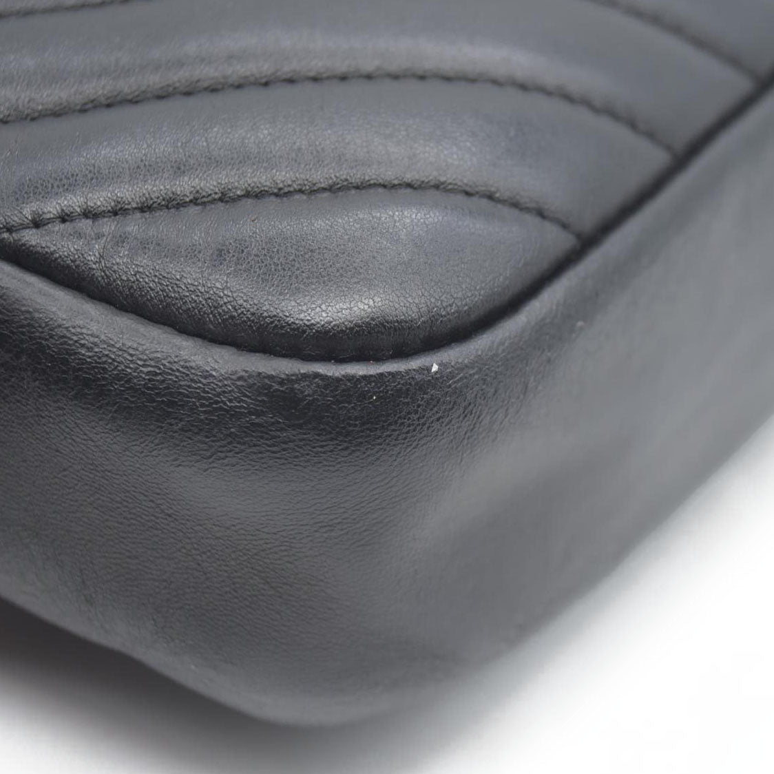$3100 Chanel  Lambskin Chevron Quilted Camera Case Black