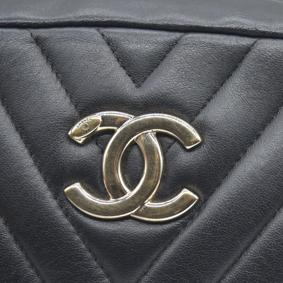$3100 Chanel  Lambskin Chevron Quilted Camera Case Black