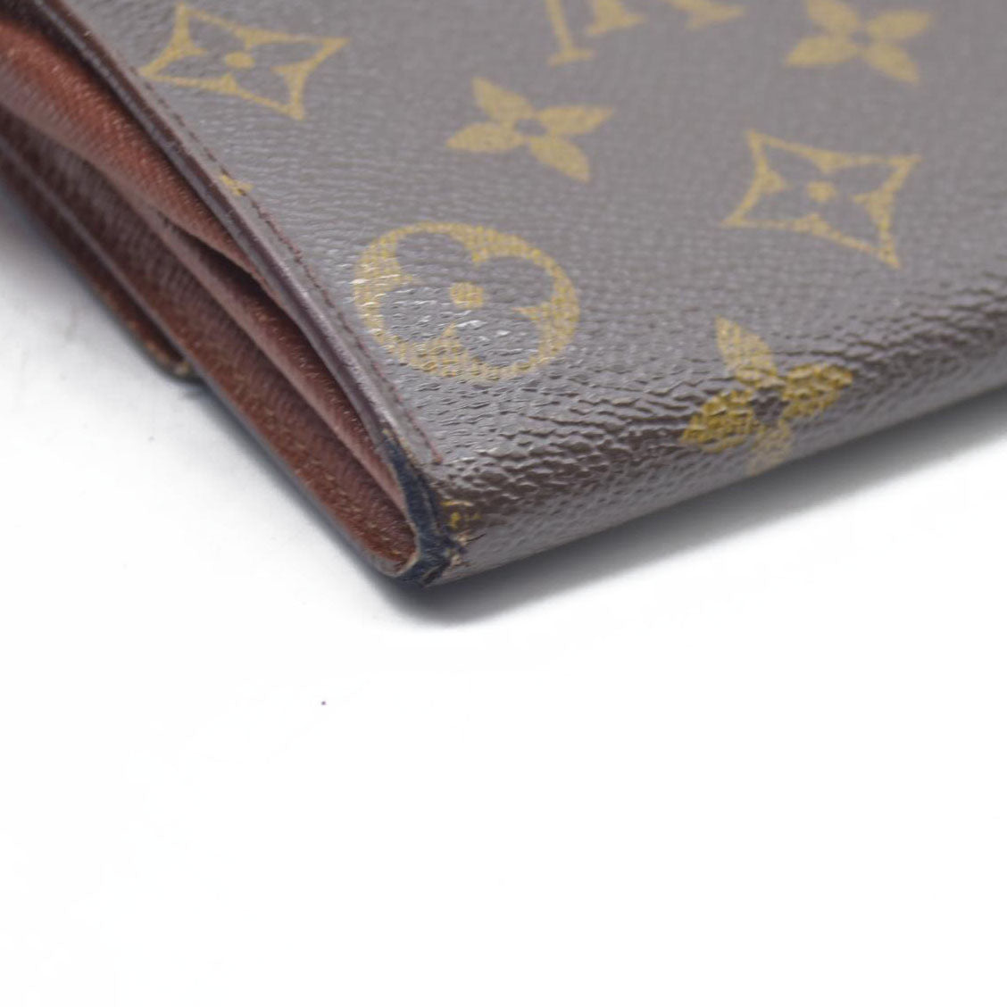AUCTION $720 Louis Vuitton  Monogram Sarah Wallet