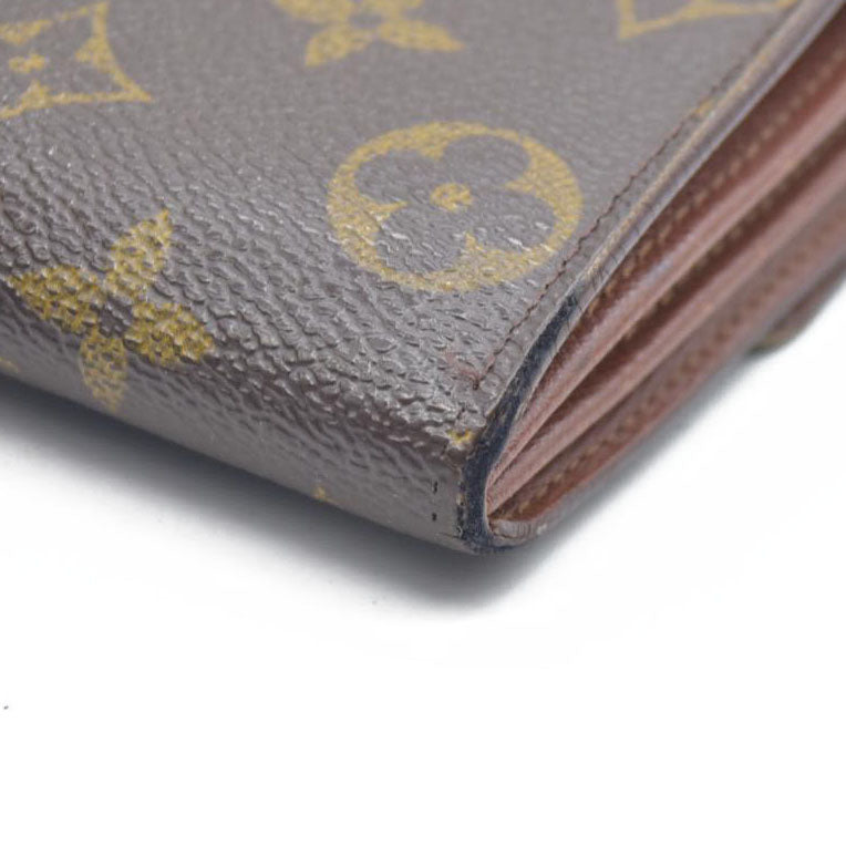 AUCTION $720 Louis Vuitton  Monogram Sarah Wallet