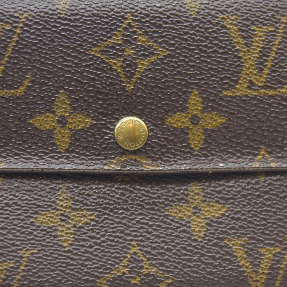 AUCTION $720 Louis Vuitton  Monogram Sarah Wallet