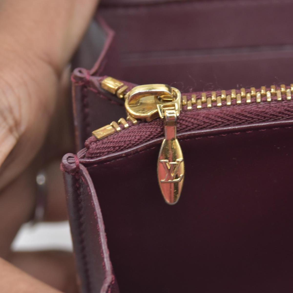 $840 Louis Vuitton Vintage Monogram Vernis Sarah Wallet Burgundy