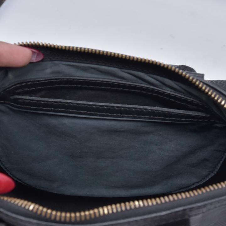 $1450 1991 LOUIS VUITTON Epi Speedy 25 Noir Black VI0991 CONSIGNMENT 10021550