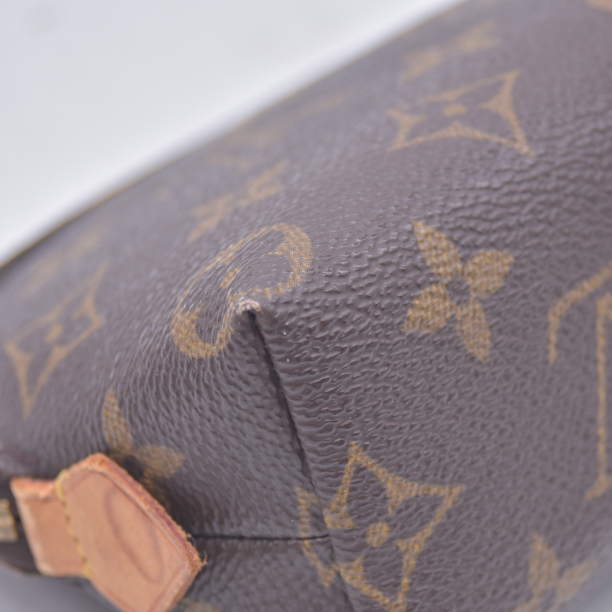 $625 2000 LOUIS VUITTON Monogram Cosmetic Pouch CA1010