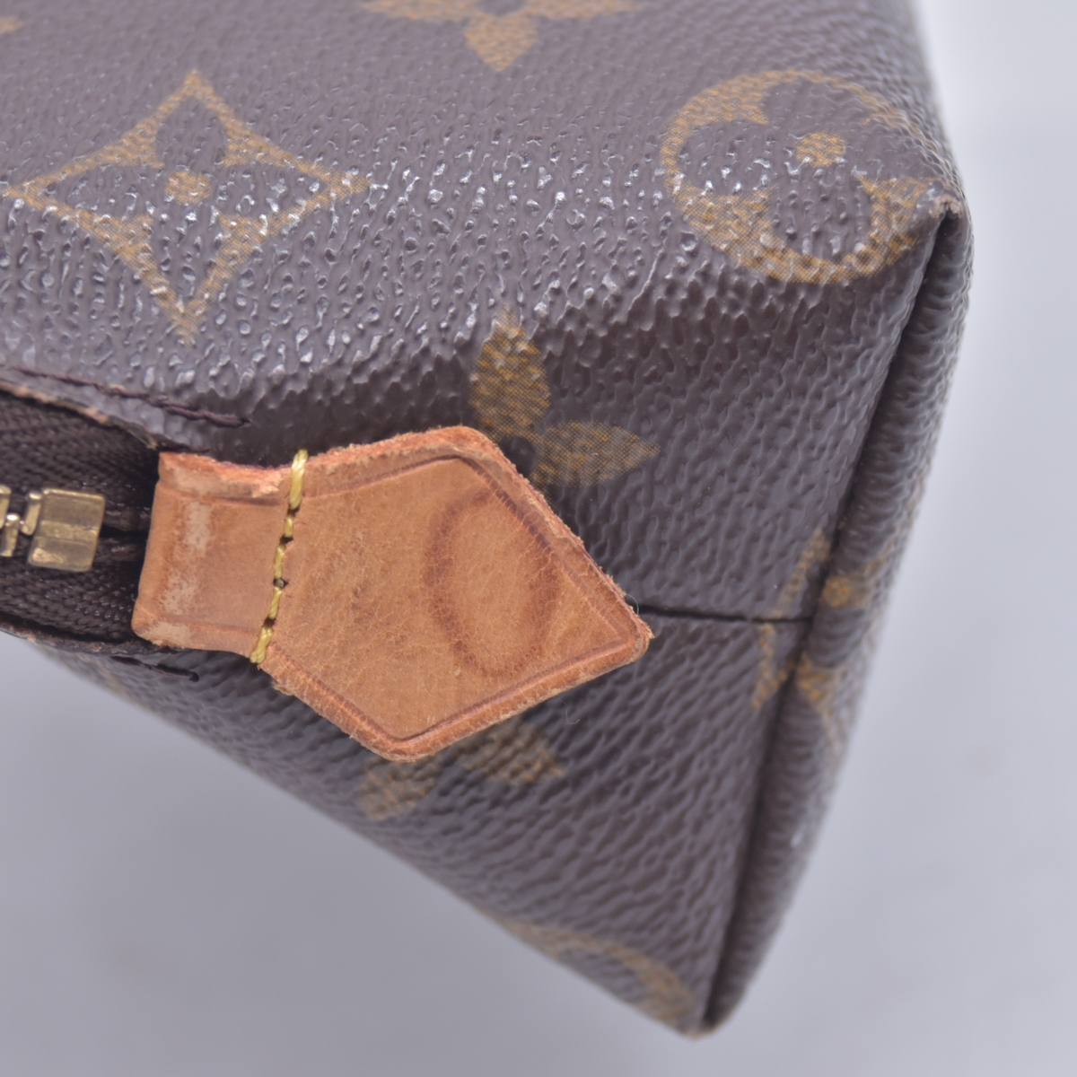 $625 2000 LOUIS VUITTON Monogram Cosmetic Pouch CA1010
