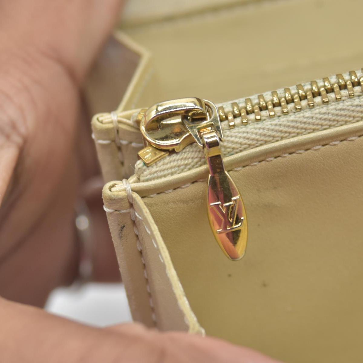 $840 Louis Vuitton Monogram Vernis Porte Feuille Sarah Long Bifold Wallet