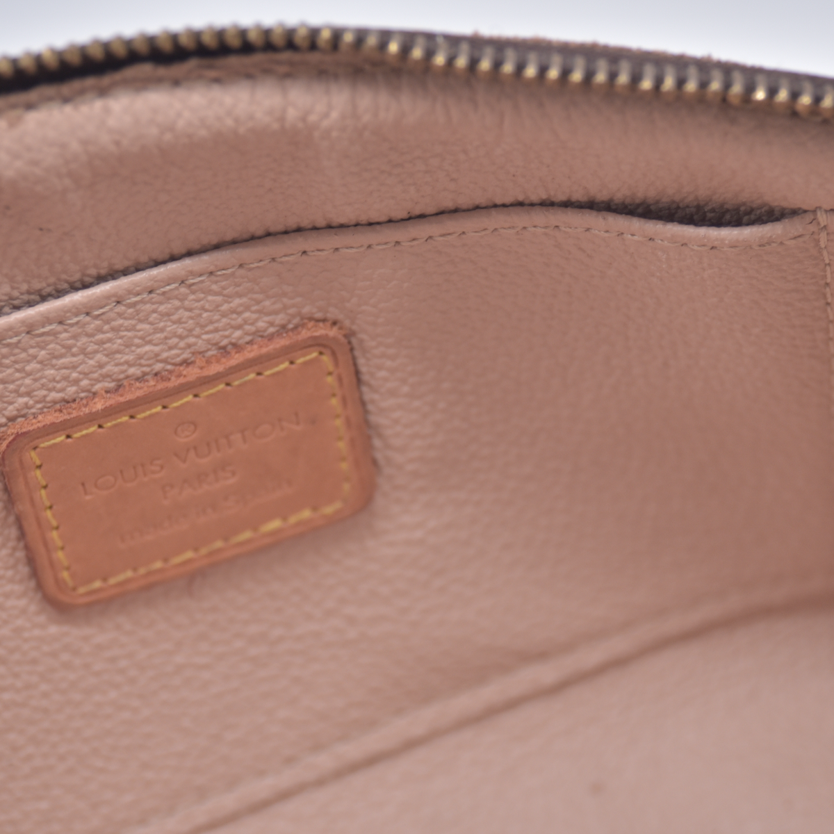 $625 2000 LOUIS VUITTON Monogram Cosmetic Pouch CA1010