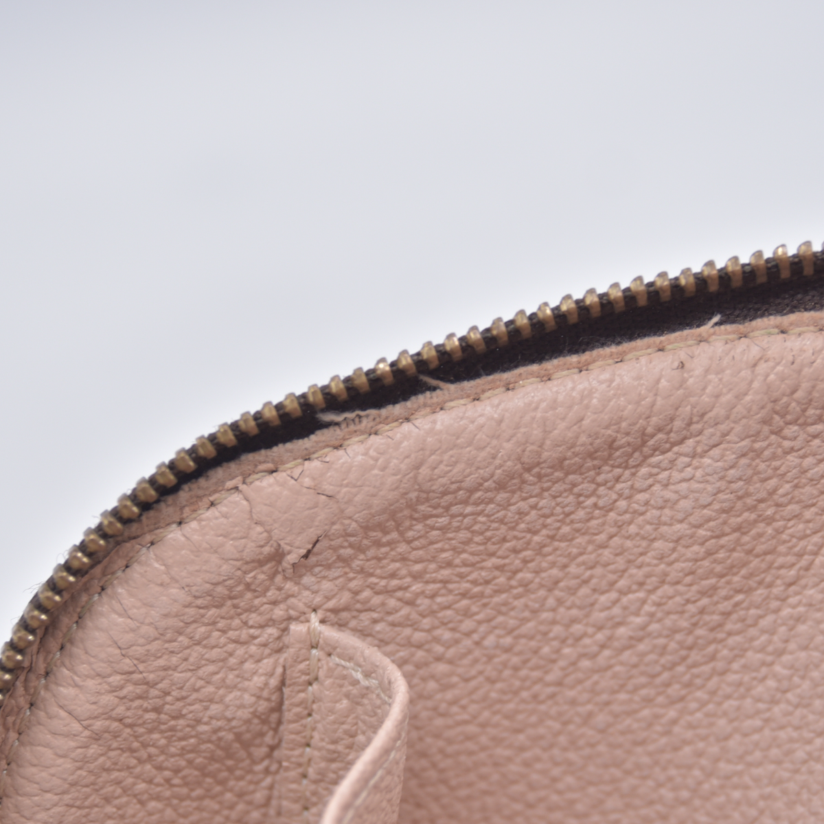 $625 2000 LOUIS VUITTON Monogram Cosmetic Pouch CA1010