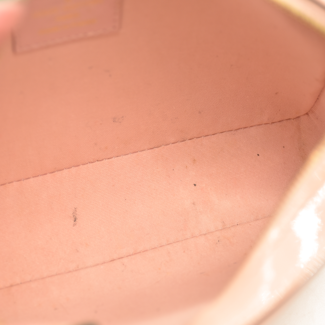 Louis Vuitton  Vernis Camera Pouch Rose Ballerine TS3177