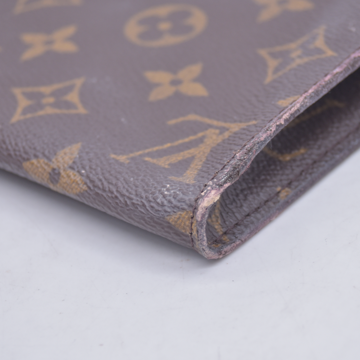 $590 1998 LOUIS VUITTON Monogram Bucket 27 Pouch AR0938