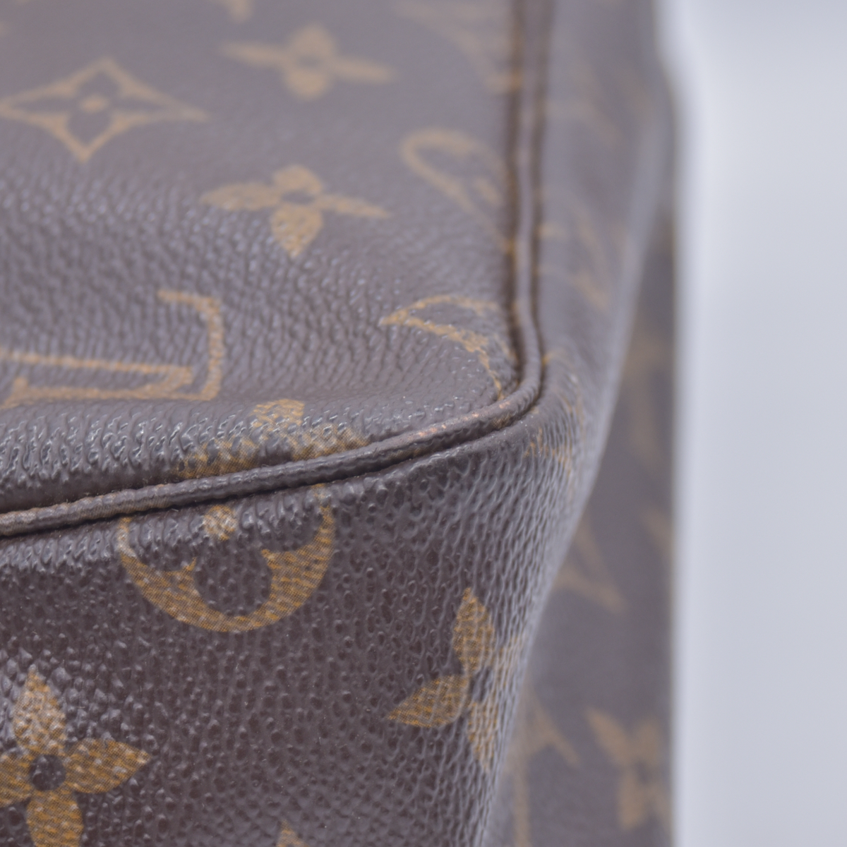 $600 1987 Louis Vuitton Cosmetic Pouch Trousse Toilette 28 873TH