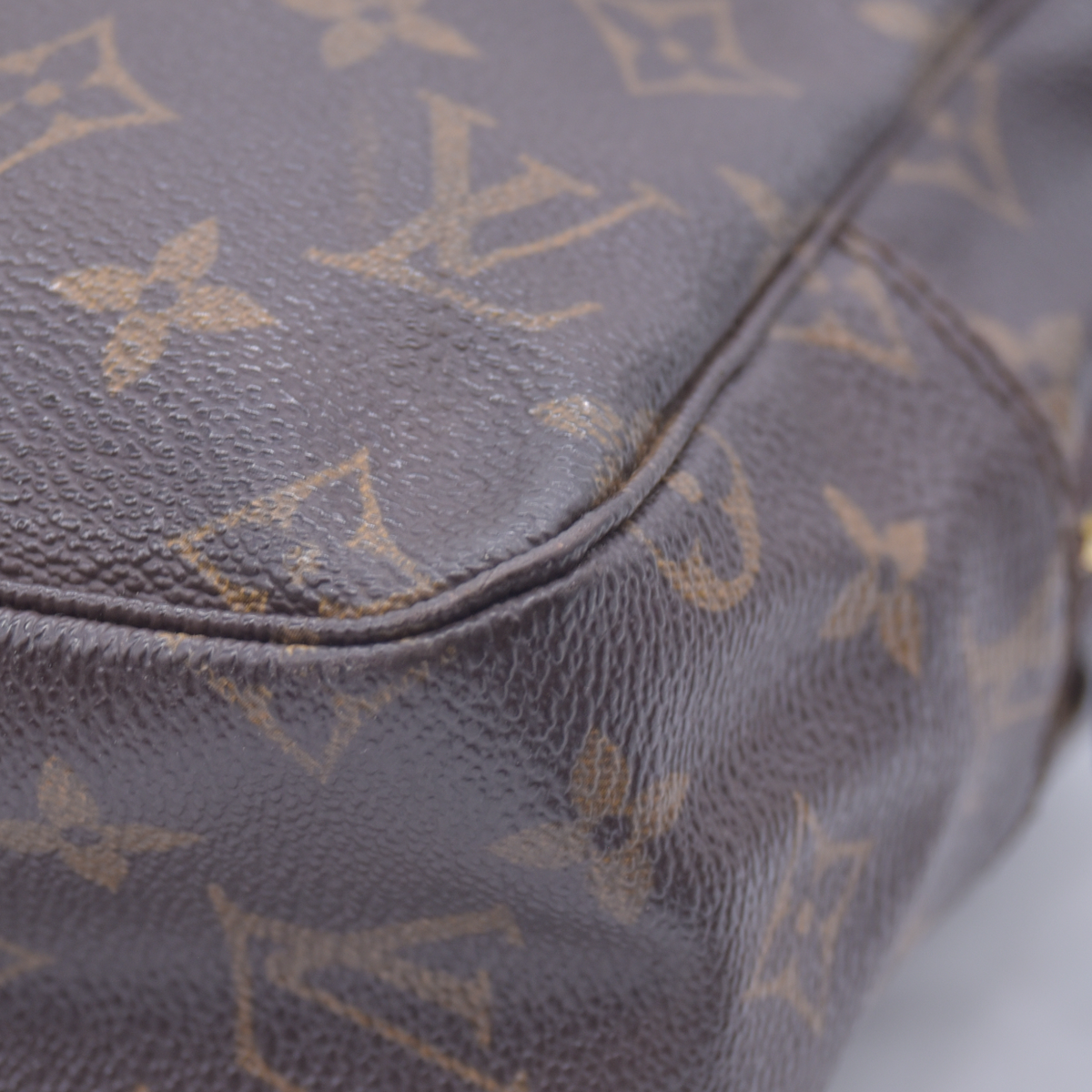 $600 1987 Louis Vuitton Cosmetic Pouch Trousse Toilette 28 873TH