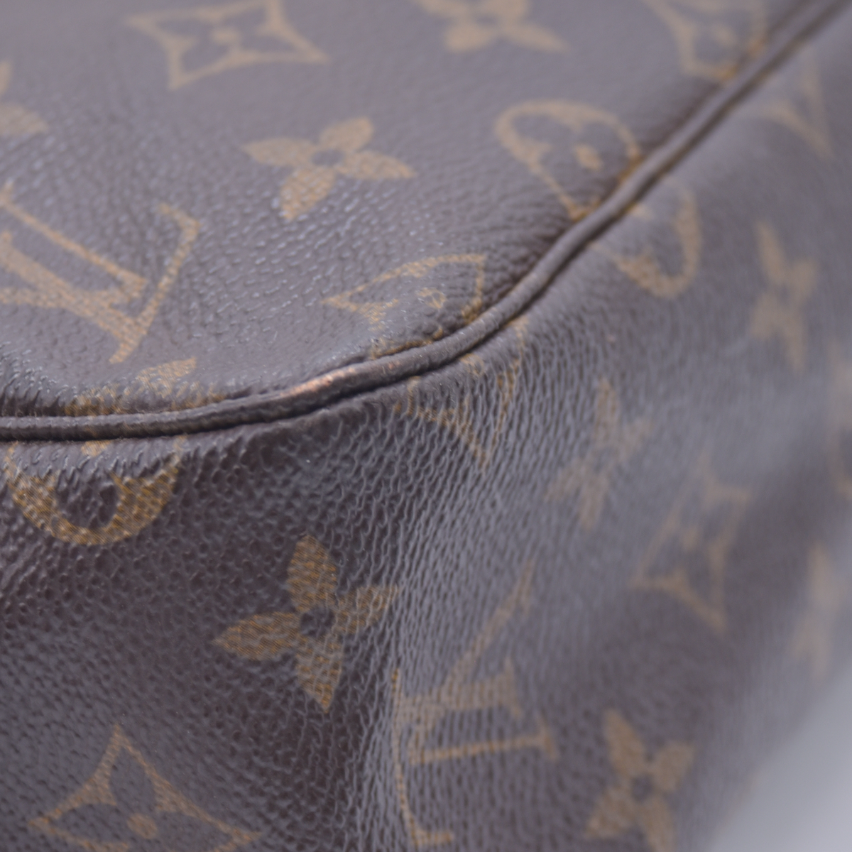 $600 1987 Louis Vuitton Cosmetic Pouch Trousse Toilette 28 873TH