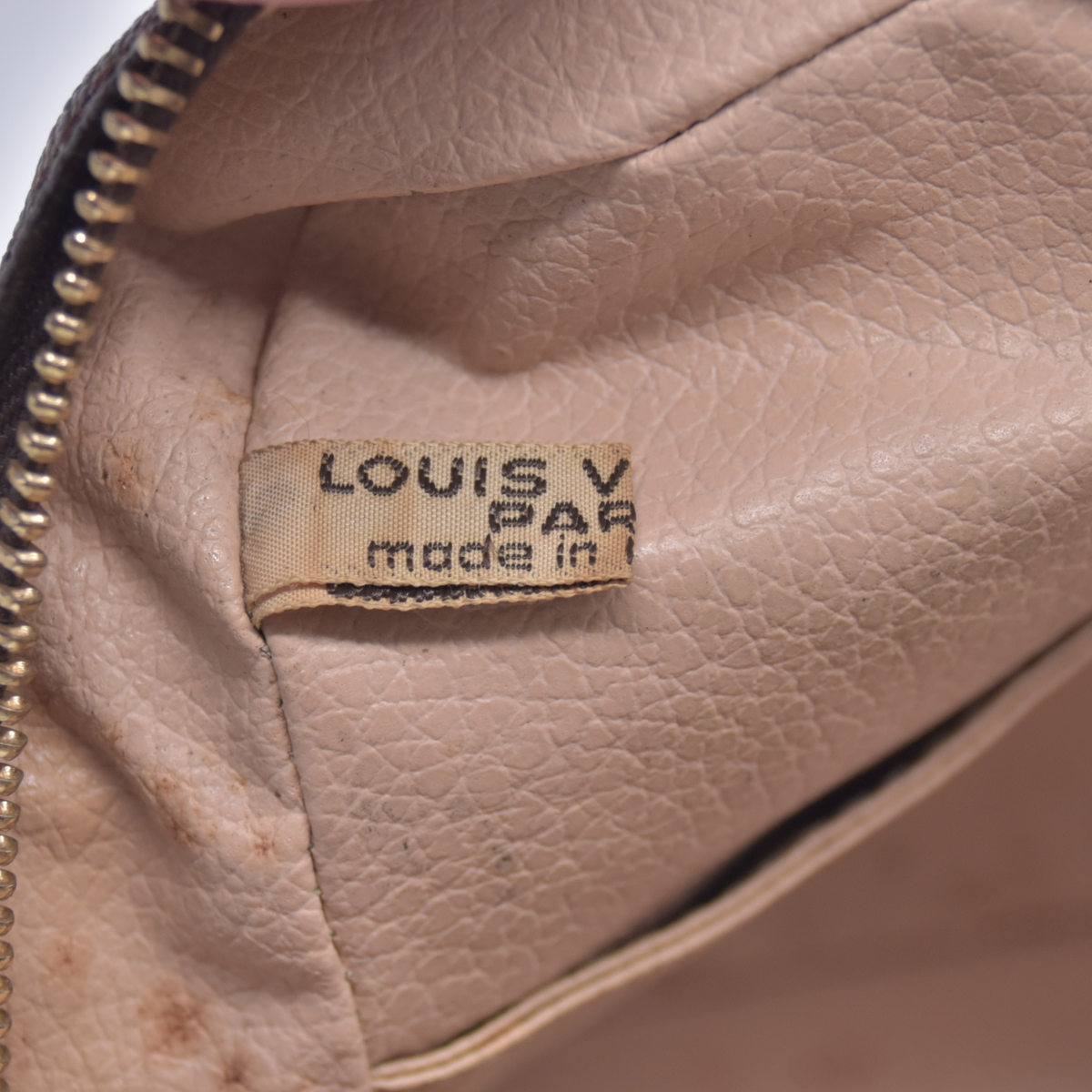 $600 1987 Louis Vuitton Cosmetic Pouch Trousse Toilette 28 873TH