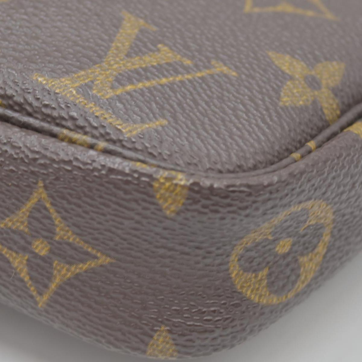 $1290 1999 Louis Vuitton Monogram Pochette Accessories AR0999