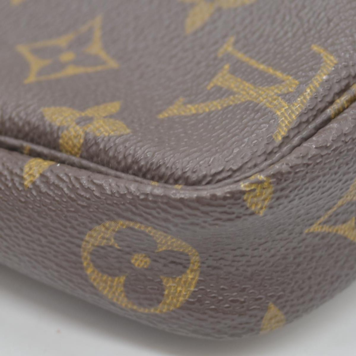 $1290 1999 Louis Vuitton Monogram Pochette Accessories AR0999