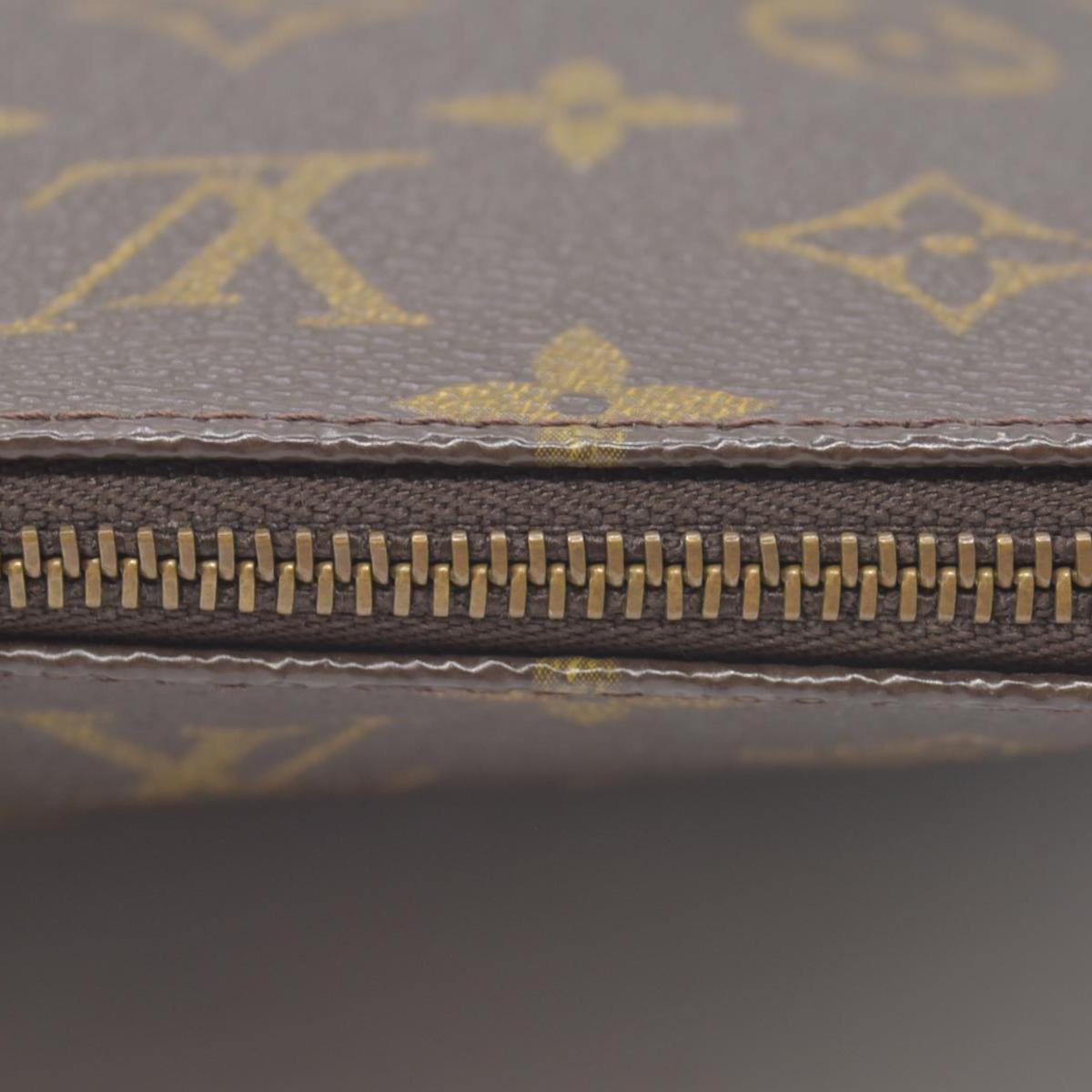 $1290 1999 Louis Vuitton Monogram Pochette Accessories AR0999