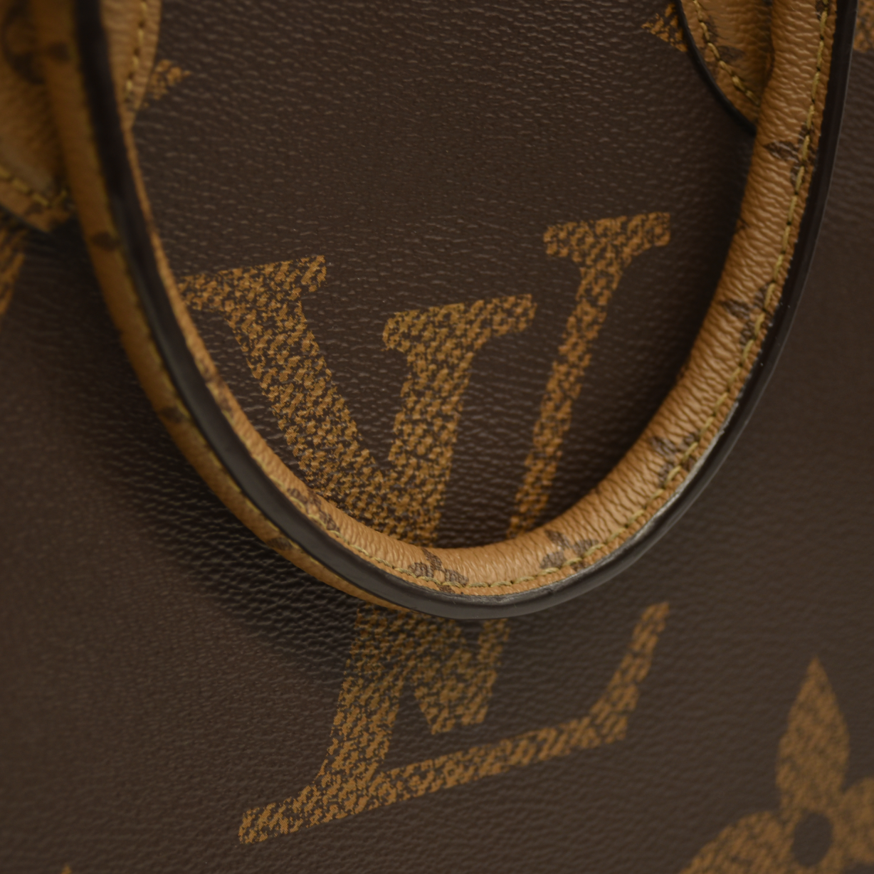 Louis Vuitton Reverse Monogram Giant Onthego MM