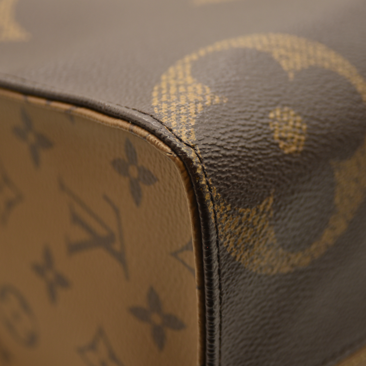 Louis Vuitton Reverse Monogram Giant Onthego MM