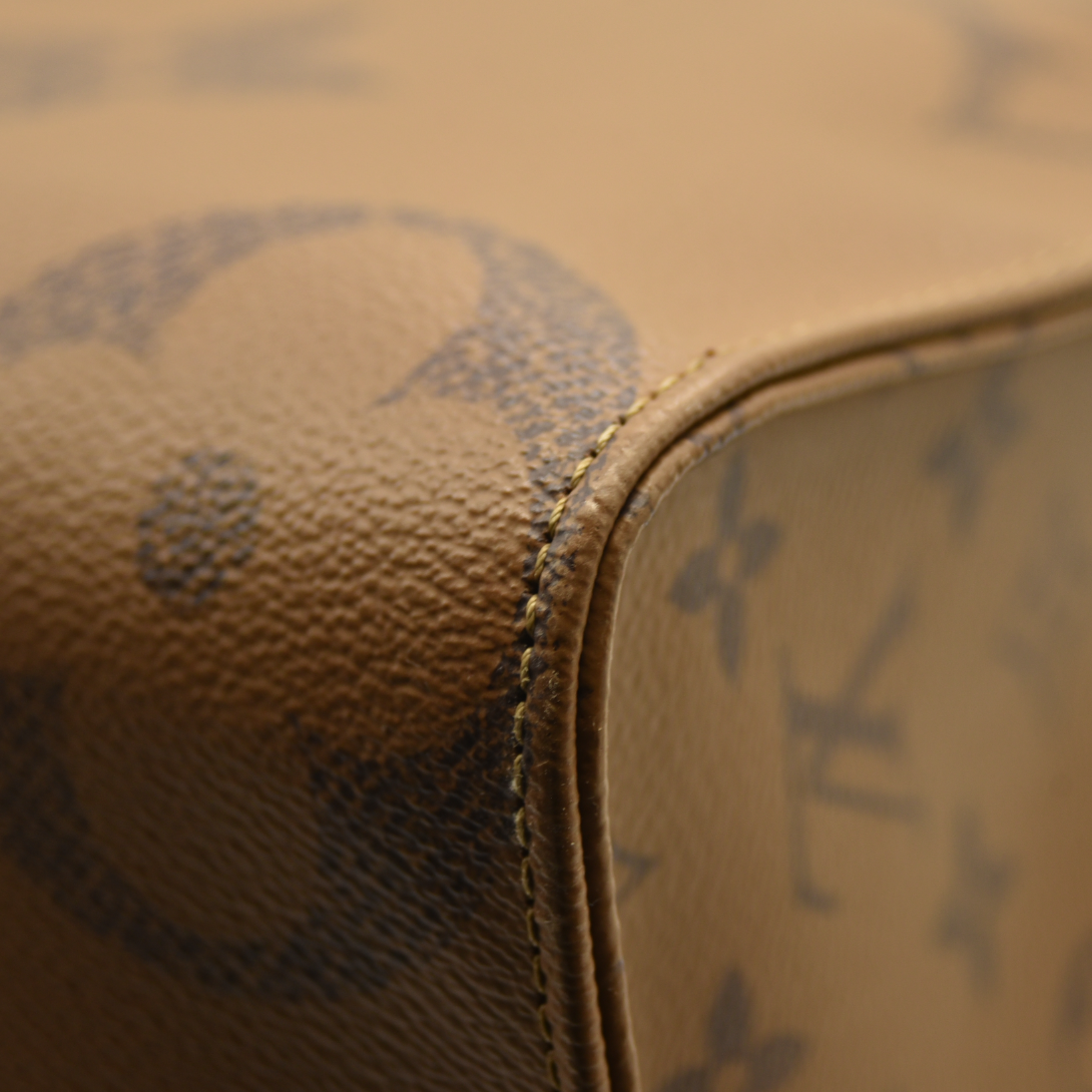 Louis Vuitton Reverse Monogram Giant Onthego MM