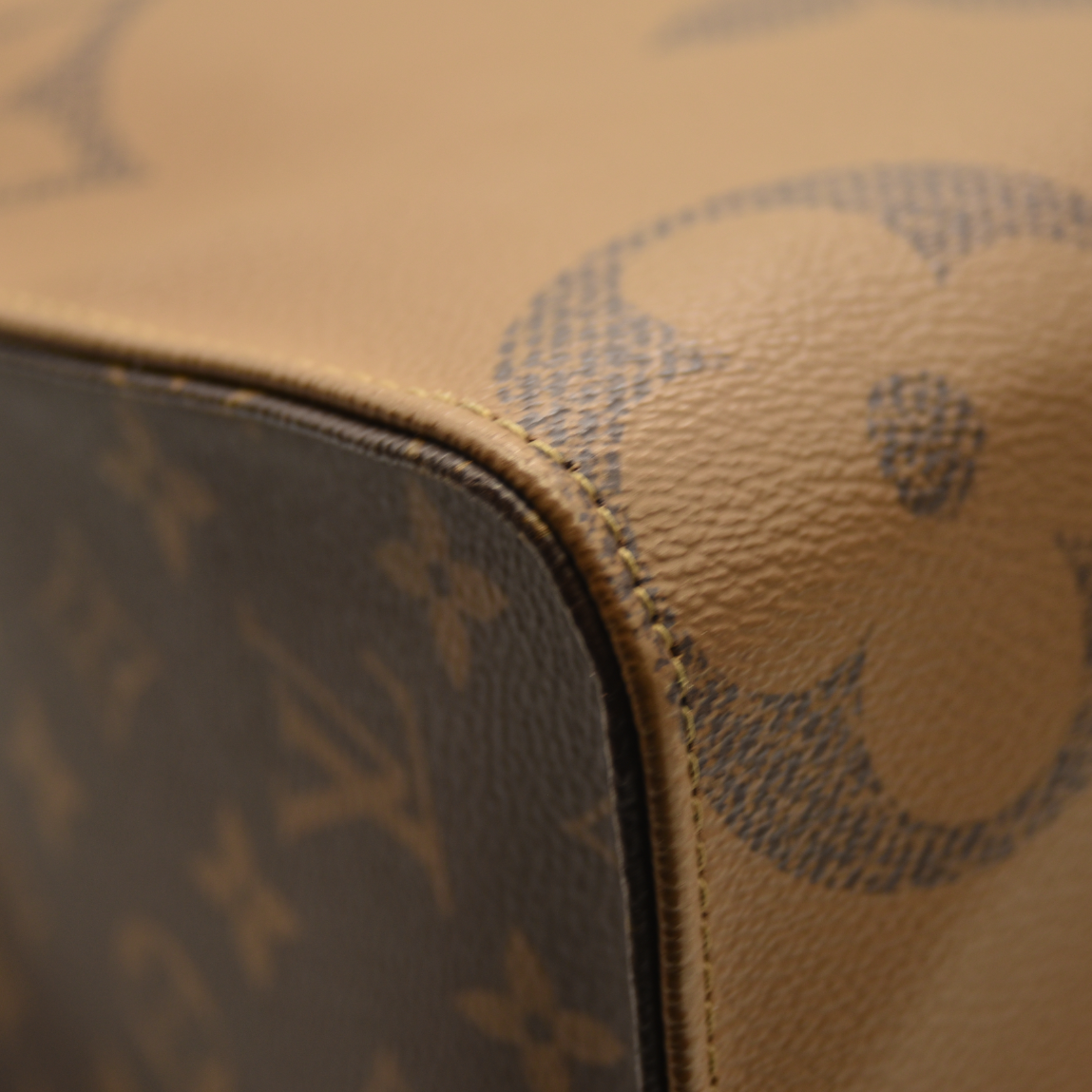 Louis Vuitton Reverse Monogram Giant Onthego MM
