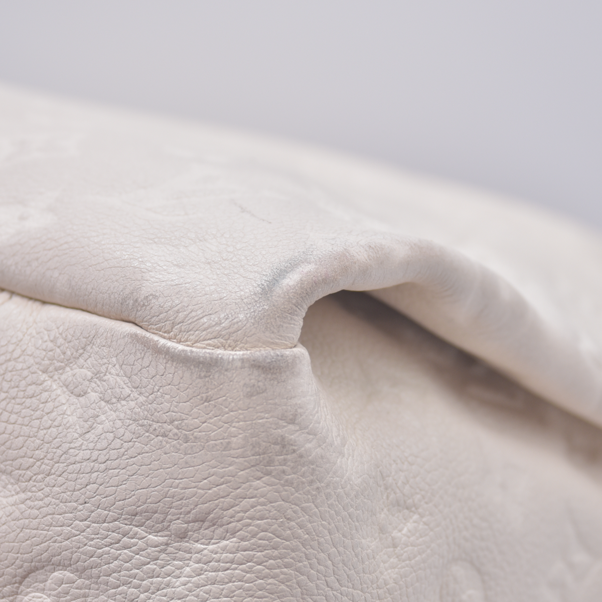 $3800 2011 Louis Vuitton Empreinte Artsy MM Neige CA0171 10020844