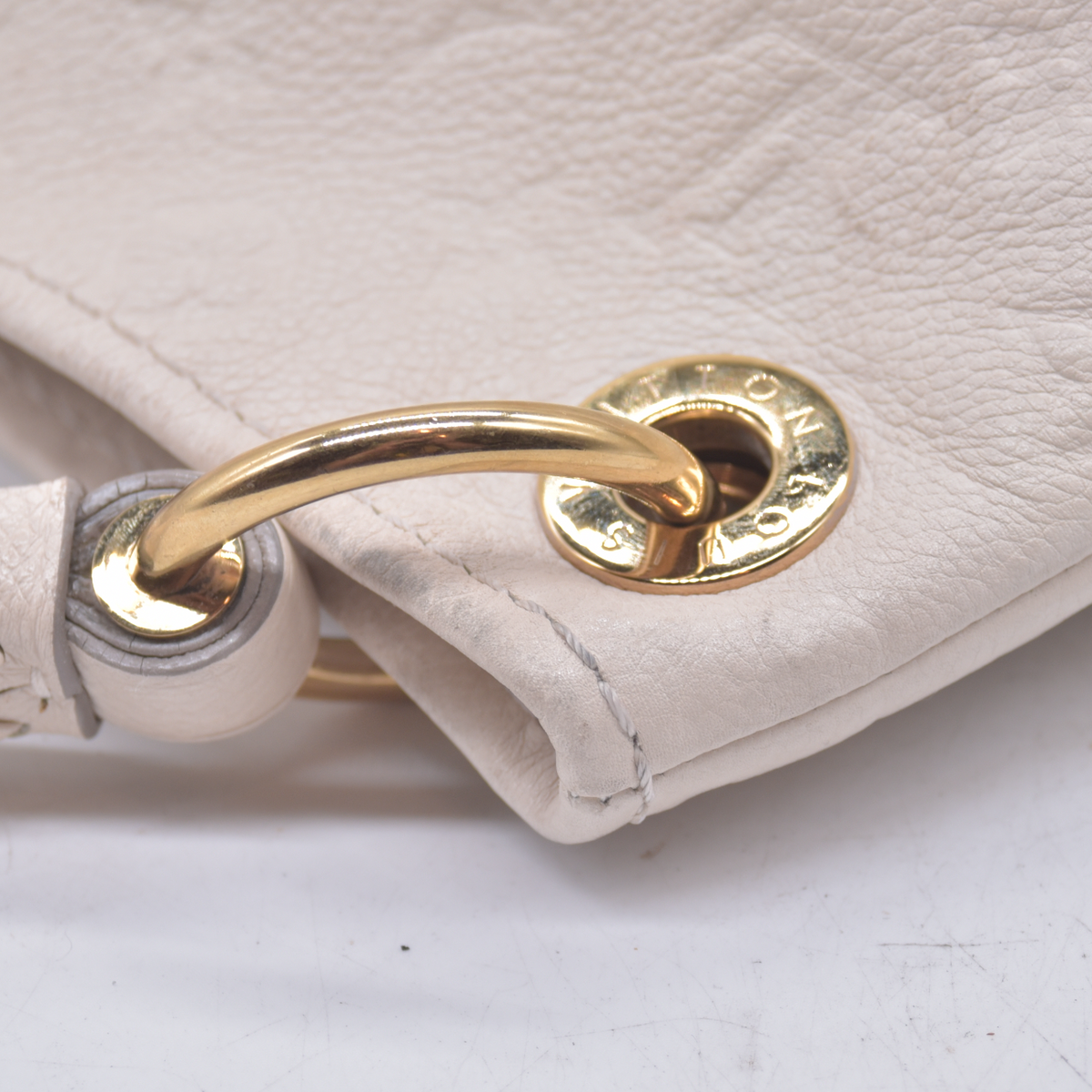 $3800 2011 Louis Vuitton Empreinte Artsy MM Neige CA0171 10020844