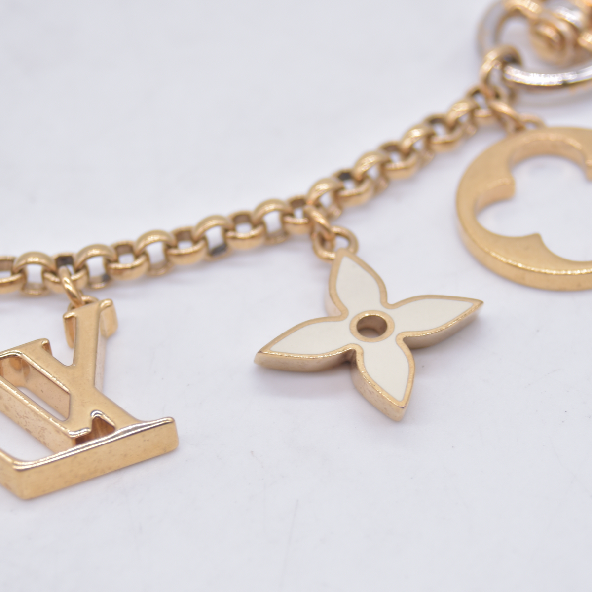 $675 2014 Louis Vuitton  Fleur De Monogram Bag Charm & Key Holder 10020843