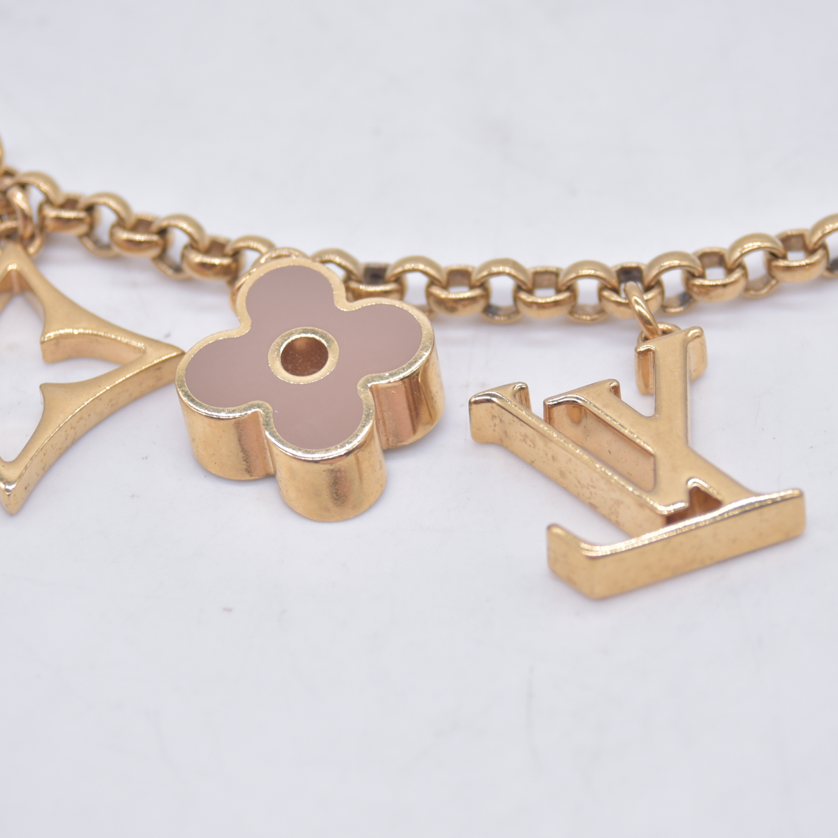 $675 2014 Louis Vuitton  Fleur De Monogram Bag Charm & Key Holder 10020843