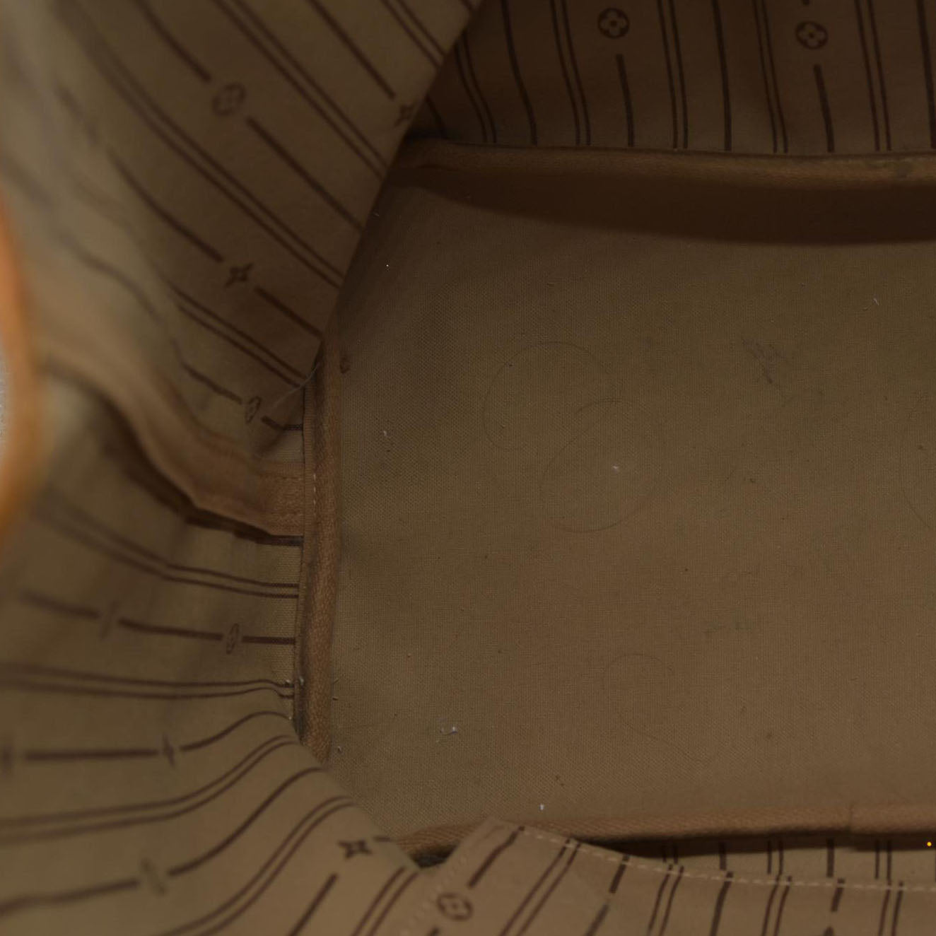 AUCTION $2420 Louis Vuitton  Monogram Neverfull GM