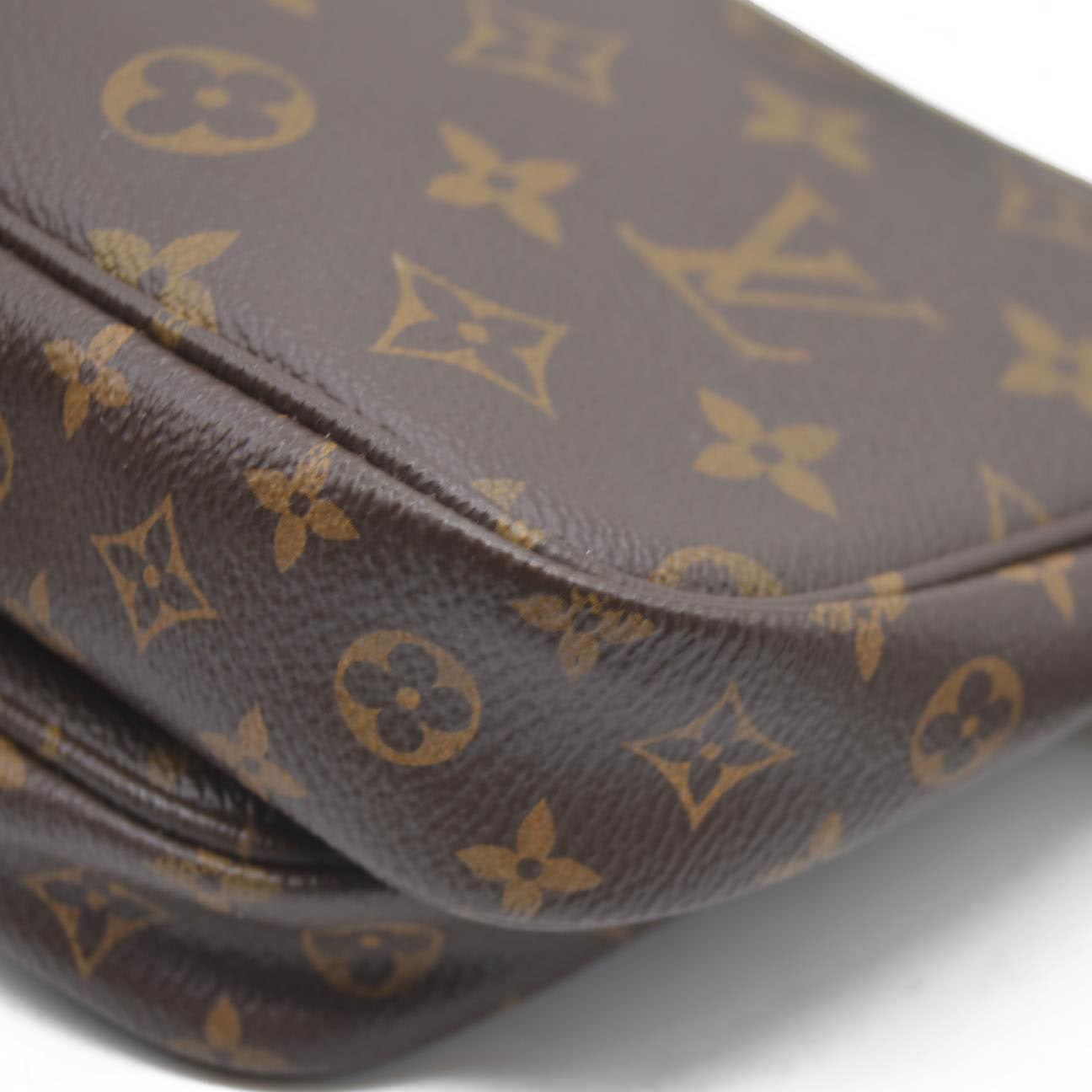 $2840 Louis Vuitton LV Monogram Multi-Pochette Accessories