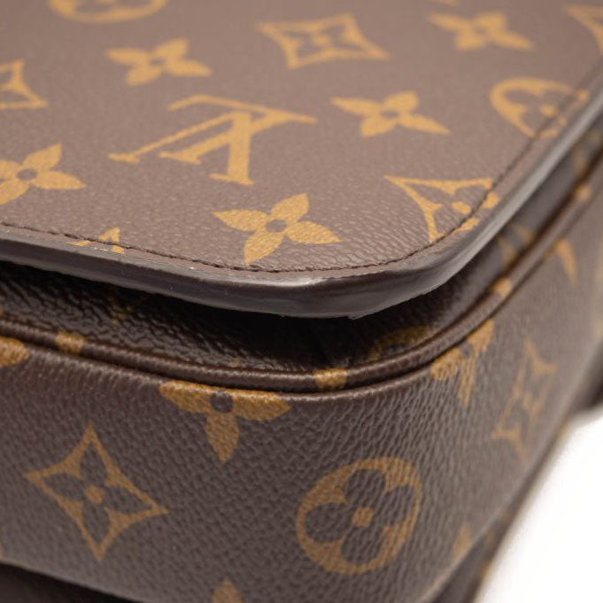 NEW Louis Vuitton Monogram Pochette Metis