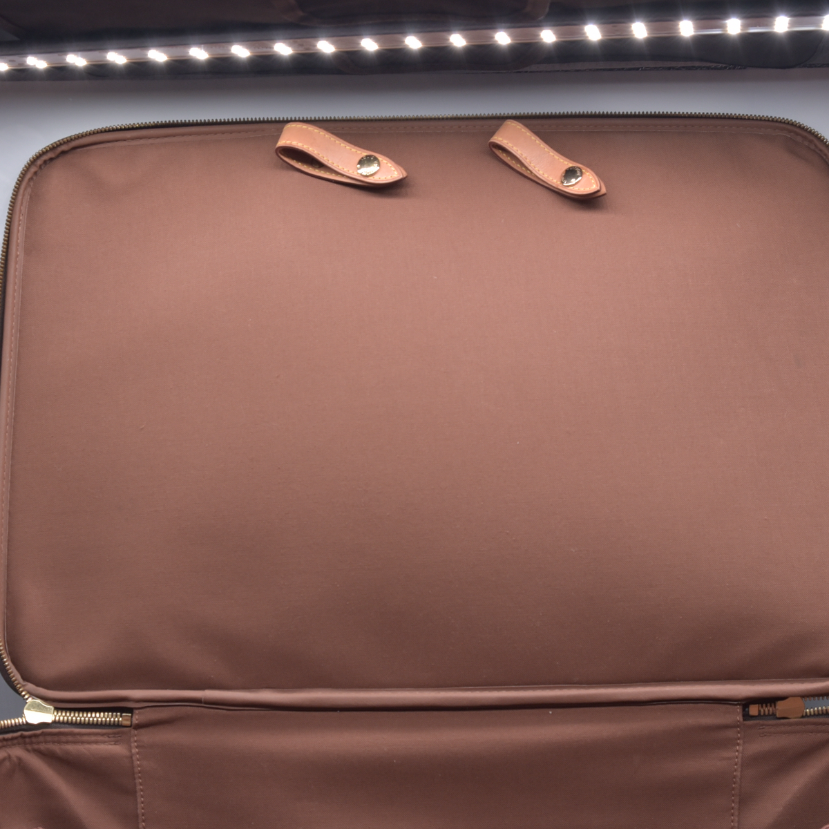 $3800 1999 LOUIS VUITTON Pegase 55 Monogram Suitcase SP0939