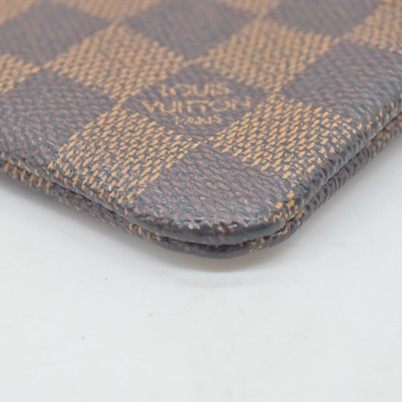 $345 2004 Louis Vuitton Damier Ebene Key Pouch CA0064