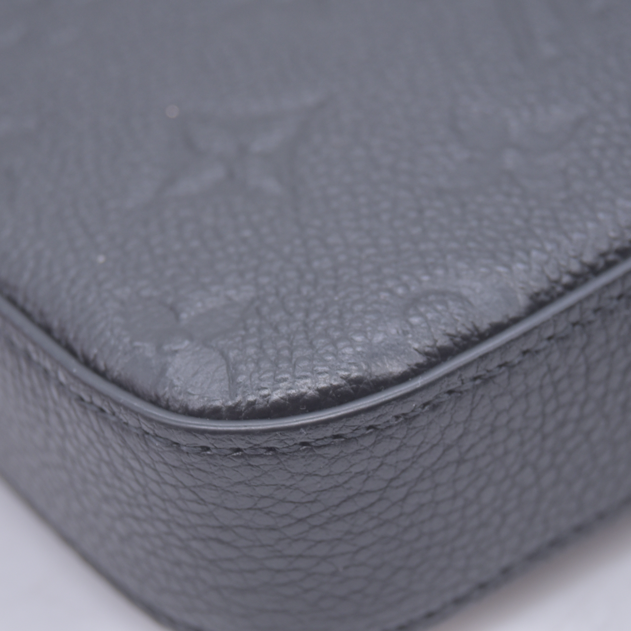 $1770 Louis Vuitton Felicie NM Black Empreinte RFID