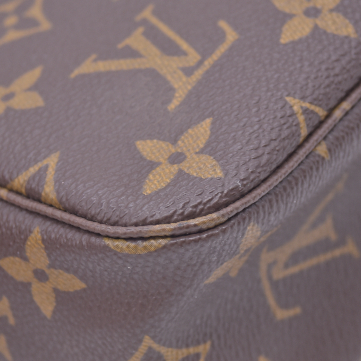$600 Louis Vuitton Monogram Trousse Toilette 23 Cosmetics Pouch