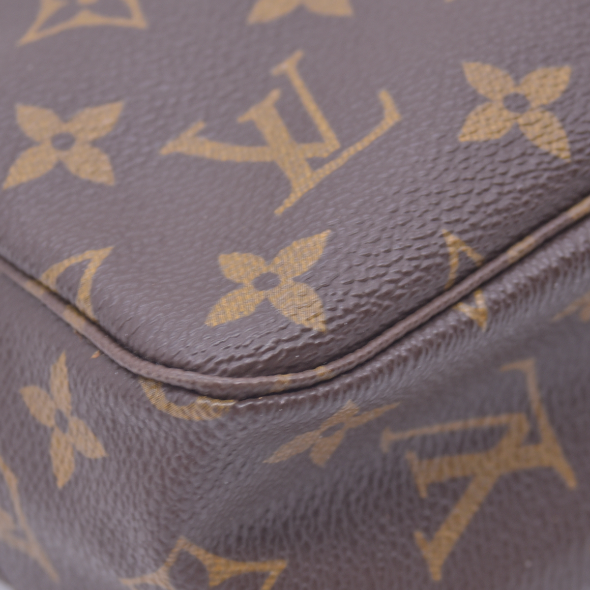 $600 Louis Vuitton Monogram Trousse Toilette 23 Cosmetics Pouch