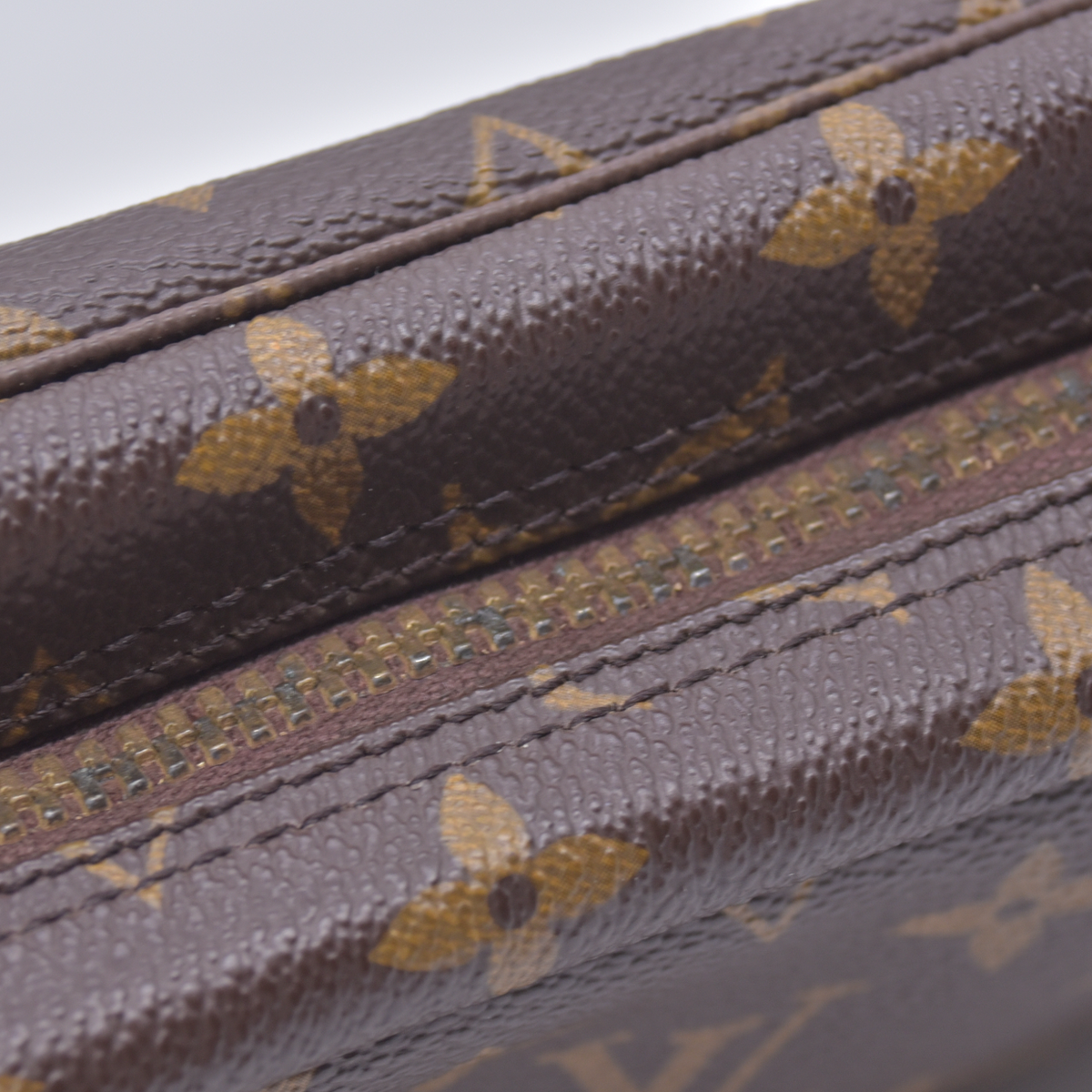 $600 Louis Vuitton Monogram Trousse Toilette 23 Cosmetics Pouch